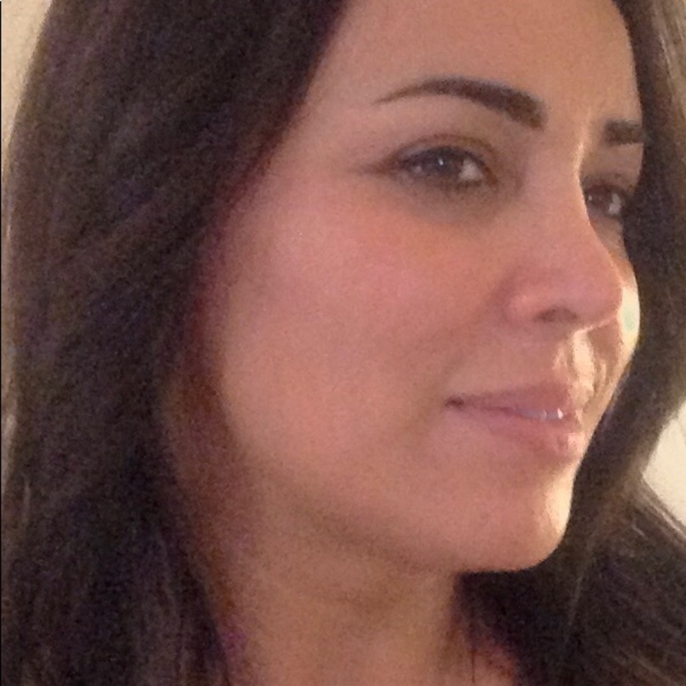 Meet your Posher, Leila